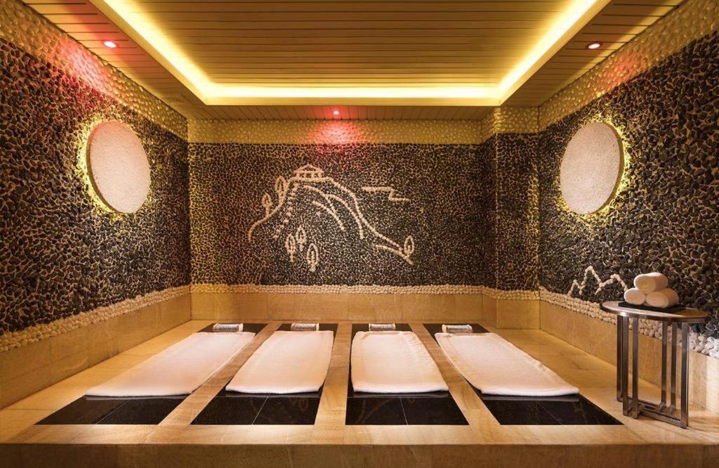 Grand Bay Hotel Beijing Xiaotangzhuang Exterior photo
