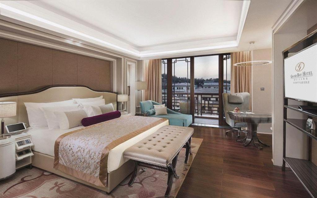 Grand Bay Hotel Beijing Xiaotangzhuang Exterior photo