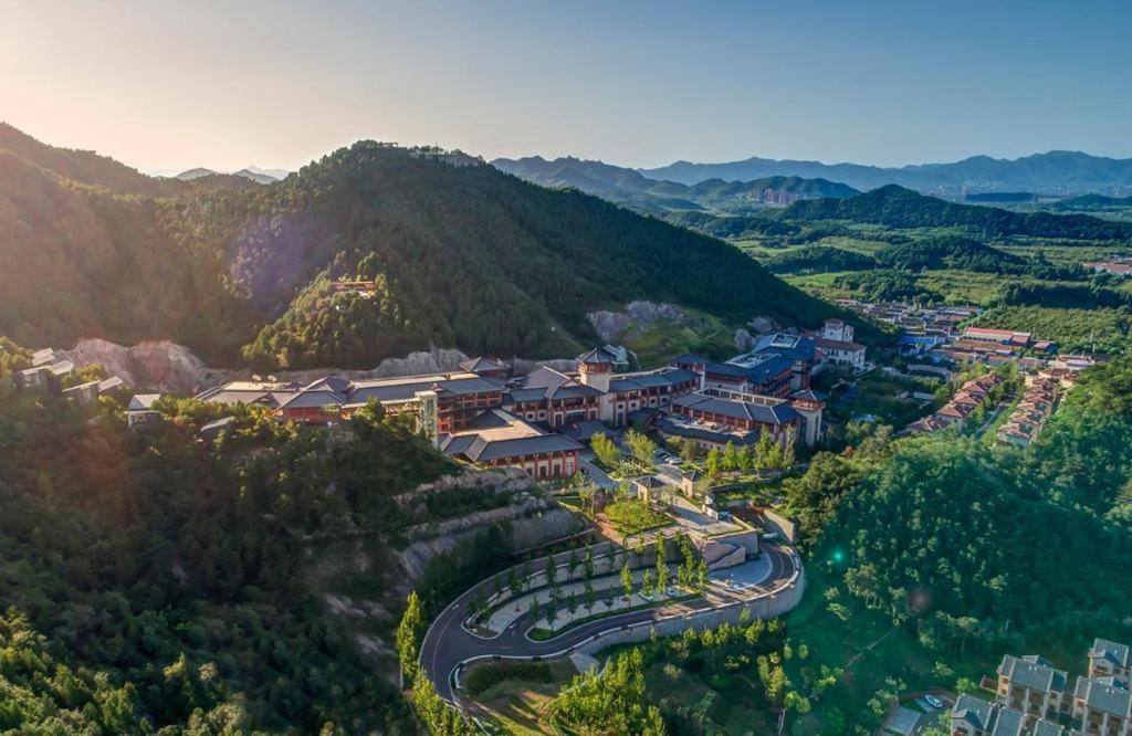 Grand Bay Hotel Beijing Xiaotangzhuang Exterior photo